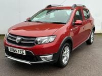 Used Dacia Sandero Lauréate 90 HP (66 kW) 2014 Red Hatchback
