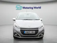 Usado Peugeot 208 Signature Sky 82 HP (60 kW) 2019 Cinzento Citadino