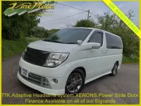 Usado Nissan Elgrand S 250 CV (183 kW) 2008 Blanco Monovolumen