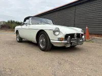 Used MG B 97 HP (71 kW) 1971 White Cabriolet