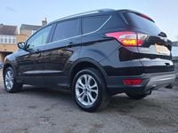 Usado Ford Kuga Titanium 150 HP (110 kW) 2018 Preto SUV