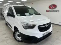 Used Vauxhall Combo 100 HP (73 kW) 2021 White MPV