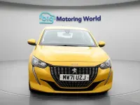 Usado Peugeot 208 Active Premium 102 HP (75 kW) 2022 Amarelo Citadino
