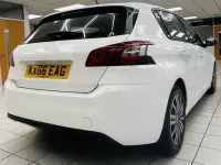 Używany Peugeot 308 Access 110 KM (80 kW) 2017 Biały Hatchback