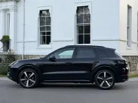 Begagnad Porsche Cayenne 2024 Svart SUV