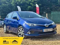 Used Toyota Auris Business Edition 110 HP (80 kW) 2016 Blue Hatchback