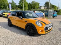 Begagnad Mini Cooper D Hatch 2015 Orange Halvkombi