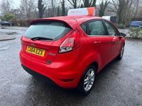 Used Ford Fiesta Zetec 75 HP (55 kW) 2015 Red Hatchback