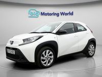 Used Toyota Aygo X PURE 71 HP (52 kW) 2023 White SUV