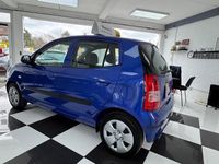 Used Kia Picanto 64 HP (47 kW) 2006 Blue Hatchback