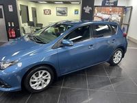Used Toyota Auris 116 HP (85 kW) 2017 Blue Hatchback