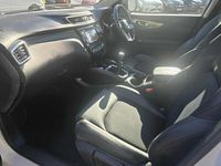 Used Nissan Qashqai Tekna 2018 White SUV