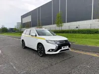 Begagnad Mitsubishi Outlander P-HEV 2018 Vit