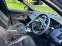 Usado Jaguar E-Pace R-Dynamic 180 CV (132 kW) 2019 Gris SUV