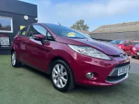 Usado Ford Fiesta Zetec 82 HP (60 kW) 2009 Vermelho Citadino