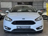Used Ford Focus Zetec 2015 White Hatchback