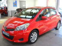 Used Toyota Yaris 2013 Red Hatchback