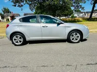 Used Alfa Romeo Giulietta Lusso 2013 Silver Hatchback