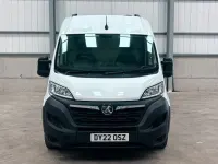 Begagnad Vauxhall Movano 140 HK (102 kW) 2022 Vit