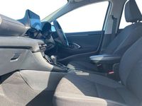 Used Toyota Yaris Hybrid Design 116 HP (85 kW) 2025 Pure white Hatchback