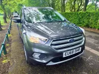 Usado Ford Kuga Zetec 120 CV (88 kW) 2019 Gris SUV
