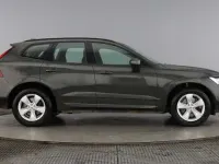 Second-hand Volvo XC60 Momentum 250 CP (183 kW) 2022 SUV
