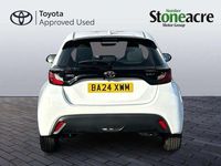 Used Toyota Yaris Hybrid 116 HP (85 kW) 2024 White Hatchback