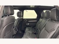 Usado Land Rover Discovery 5 HSE Dynamic 300 CV (220 kW) 2024 Gris SUV