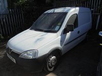 Used Vauxhall Combo 75 HP (55 kW) 2011 White MPV