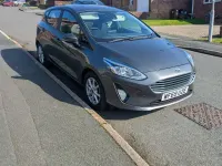 Usado Ford Fiesta Zetec 100 HP (73 kW) 2019 Cinzento Citadino