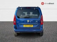 Second-hand Vauxhall Combo Design Edition 2023 Albastru Monovolum