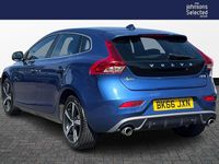 Usado Volvo V40 R-Design 117 CV (86 kW) 2016 Azul Utilitario