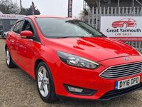 Begagnad Ford Focus Zetec 125 HK (91 kW) 2016 Röd Halvkombi