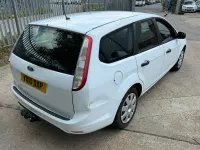 Used Ford Focus Studio 110 HP (80 kW) 2010 White Estate