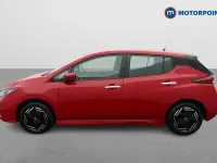 Używany Nissan Leaf Acenta 110 kW (150 KM) 2022 Czerwony Hatchback