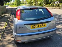Usado Ford Focus Zetec 2004 Prateado Citadino