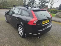 Usado Volvo V60 Business Edition 120 HP (88 kW) 2017 Preto Carrinha