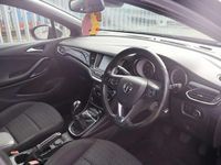 Used Vauxhall Astra SRi 110 HP (80 kW) 2017 Black Hatchback