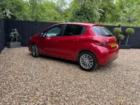 Used Peugeot 208 Signature Sky 82 HP (60 kW) 2019 Red Hatchback