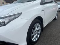 used Toyota Auris Hybrid 