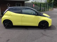 Used Toyota Aygo X-cite 69 HP (50 kW) 2017 Yellow Hatchback