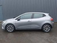 Używany Renault Clio V Evolution 90 KM (66 kW) 2023 Szary Hatchback