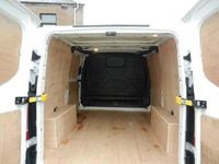 Used Ford Transit Custom 105 HP (77 kW) 2019 White Van