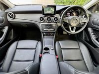 Used Mercedes GLA200 SE 156 HP (114 kW) 2018 White SUV