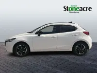 Usado Mazda 2 Homura-Aka 116 HP (85 kW) 2023 Branco Citadino