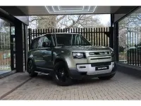 Usado Land Rover Defender First Edition 240 HP (176 kW) 2020 Verde SUV
