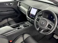 Used Volvo XC60 R-Design 194 HP (142 kW) 2022 SUV
