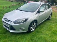 Usado Ford Focus Zetec 2014 Prateado Citadino