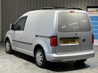Usado VW Caddy Trendline 2017 Prateado Monovolume