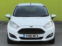 Usado Ford Fiesta Zetec 2016 Branco Citadino